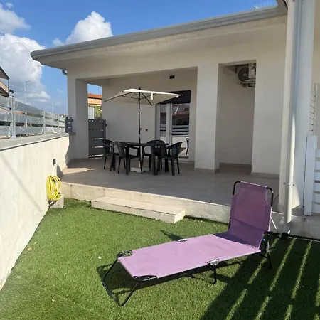 Apartment Con Cortile