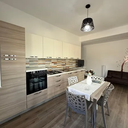 Apartment Con Cortile *